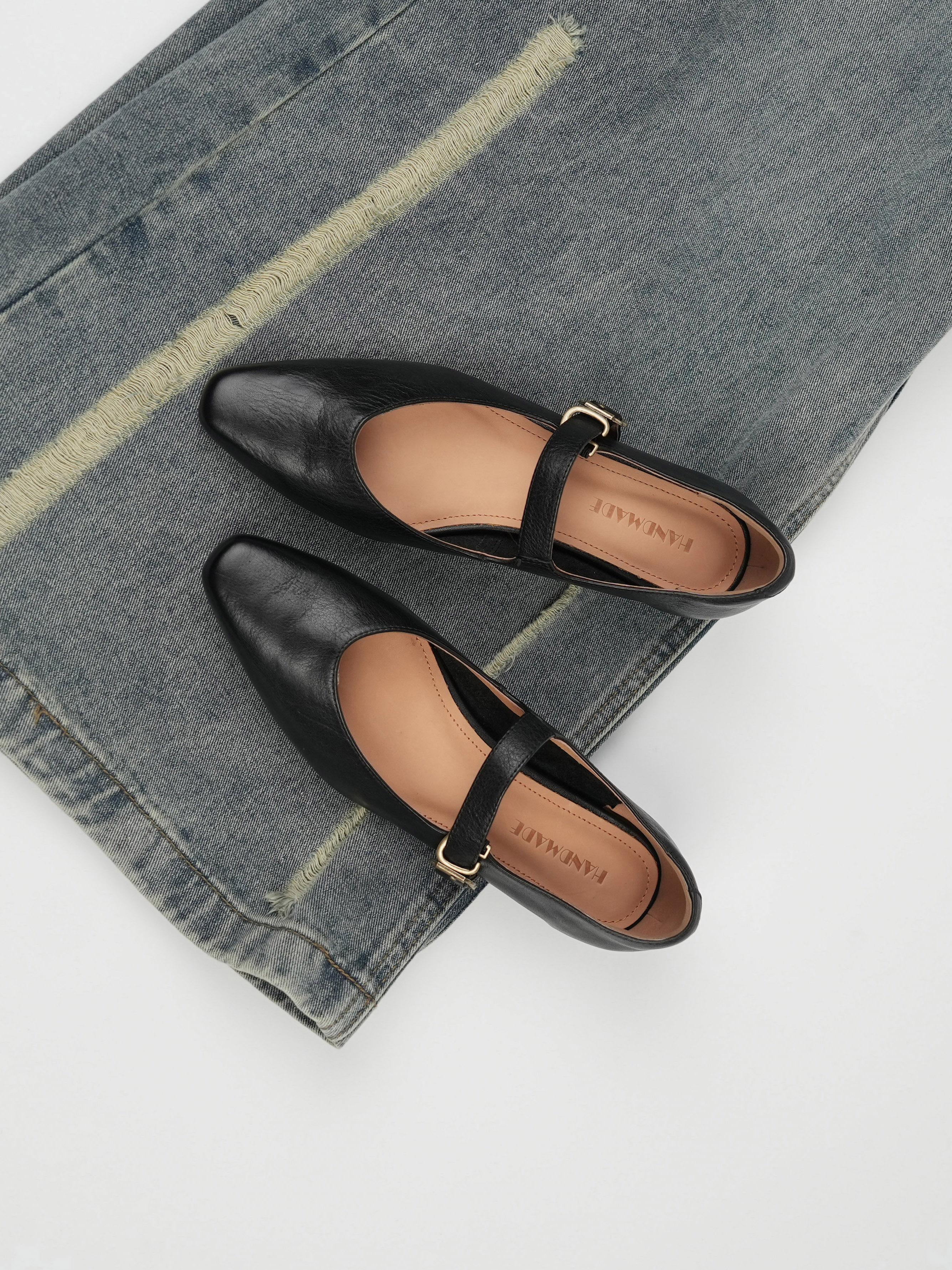 Women's Low-Heeled Mary Jane Shoes with Single Buckle - Retro Flat Commuting Work Shoes for Everyday Style