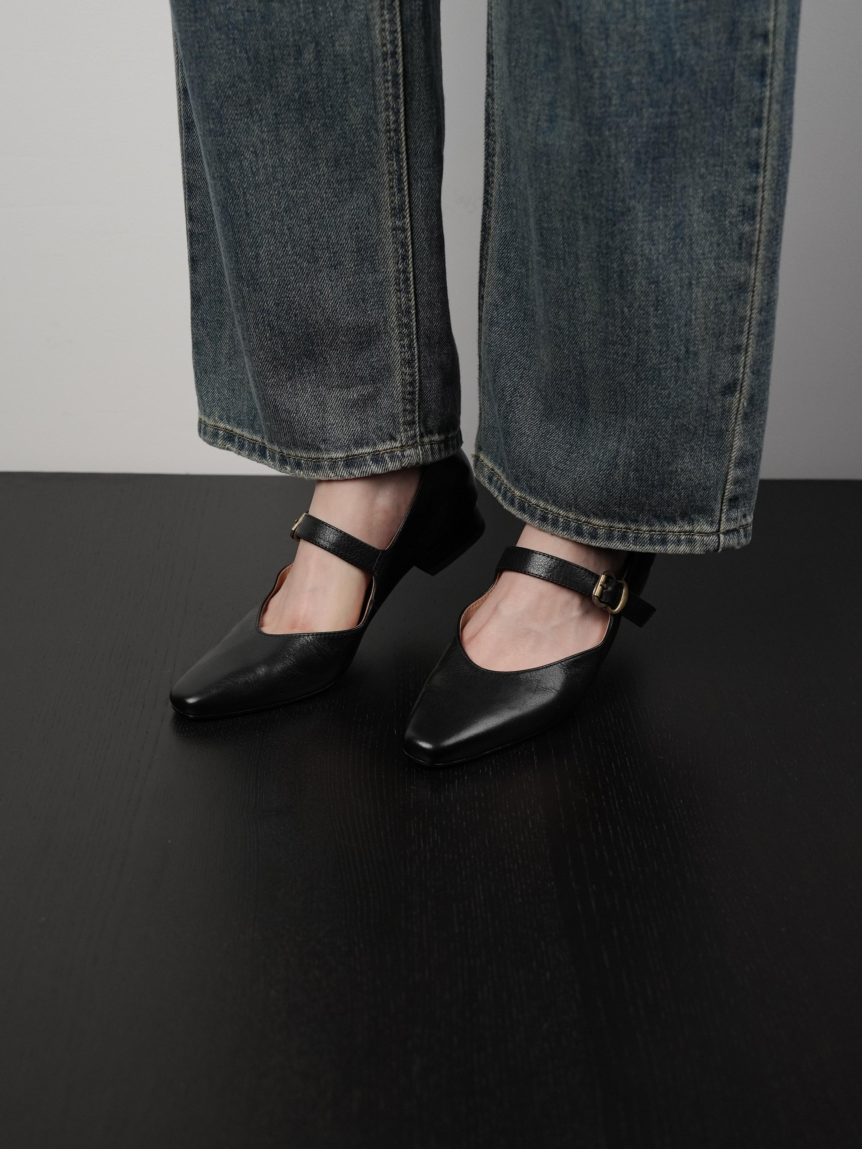 Women's Low-Heeled Mary Jane Shoes with Single Buckle - Retro Flat Commuting Work Shoes for Everyday Style