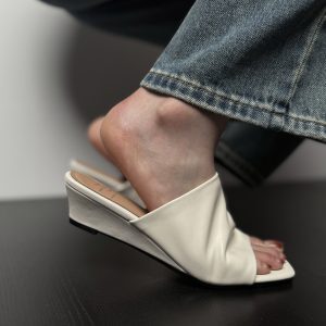 Women's Open-Toe Flat Wedge Slide Sandals - Simple White Vacation Slippers for Summer Outdoor Style