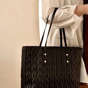 Women's Pleated Shoulder Tote Bag - Large Capacity Commuter Handbag for Spring Summer 2025 - Trendy Niche Design