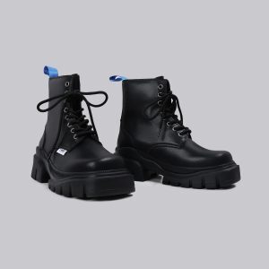 Women's Retro British Martin Boots - Thick-Soled Motorcycle Style, Versatile Black Short Boots for Spring 2025, Height-Increasing Design
