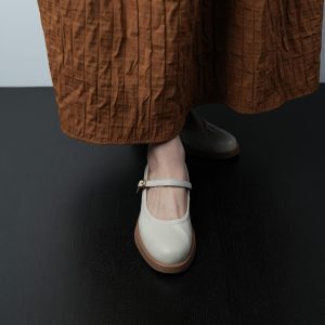 Women's Round-Toe Low-Cut Mid-Heel Soft Leather Mary Jane Shoes with Single Buckle - Elegant Vintage Style Footwear