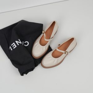 Women's Round-Toe Low-Cut Mid-Heel Soft Leather Mary Jane Shoes with Single Buckle - Elegant Vintage Style Footwear