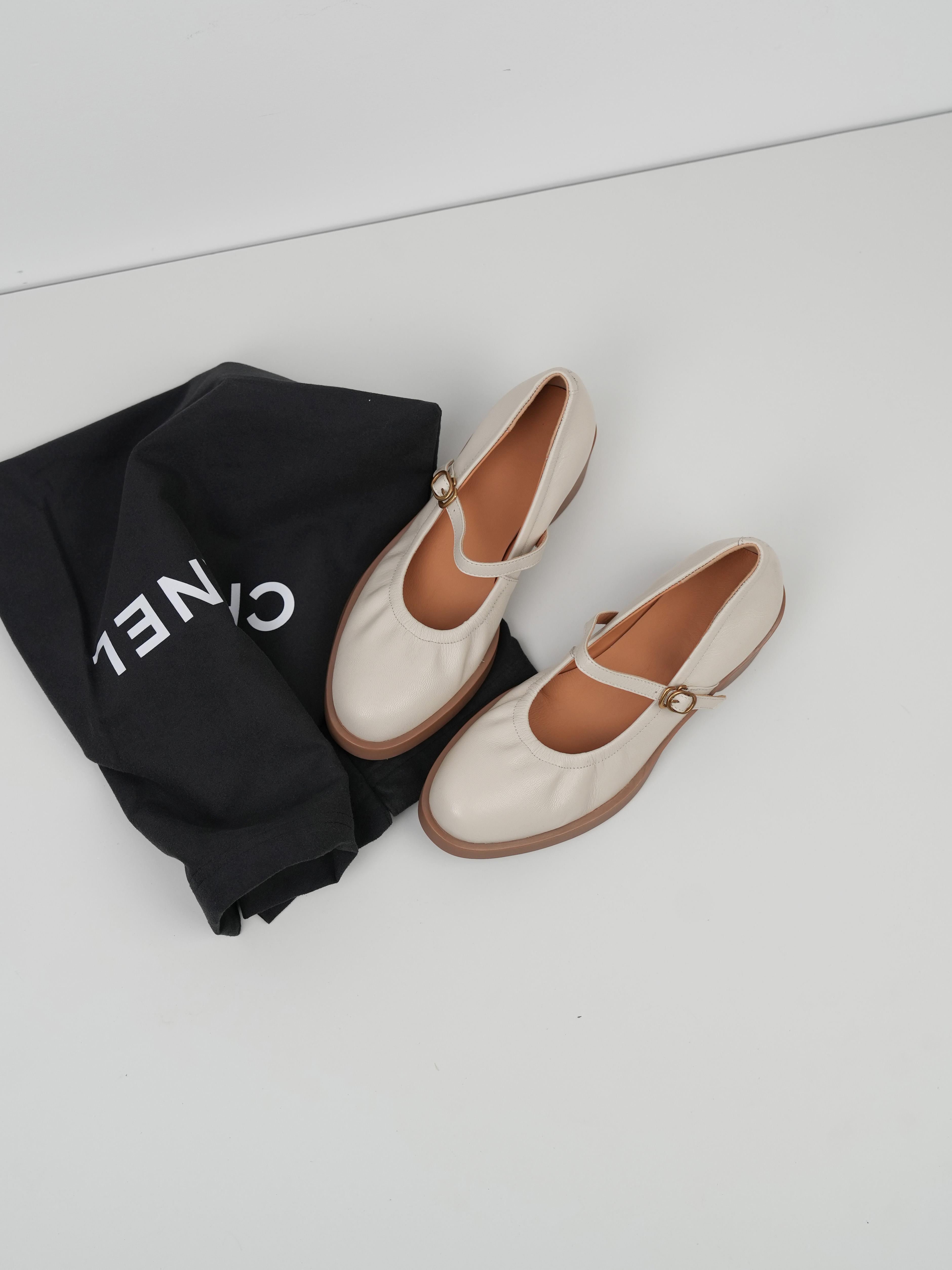 Women's Round-Toe Low-Cut Mid-Heel Soft Leather Mary Jane Shoes with Single Buckle - Elegant Vintage Style Footwear