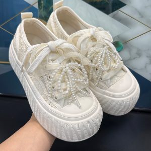 Women's Round-Toe Thick-Soled White Casual Shoes, 2025 Summer Style, Breathable Mesh Lace-Up Design with Pearl Accent