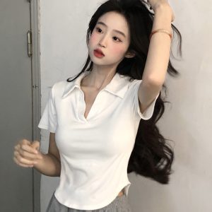 Women’s Slim Fit Polo Collar T-Shirt - White Short Sleeve Jazz Girl Group Top with Sweet and Spicy Design - Y2K Style