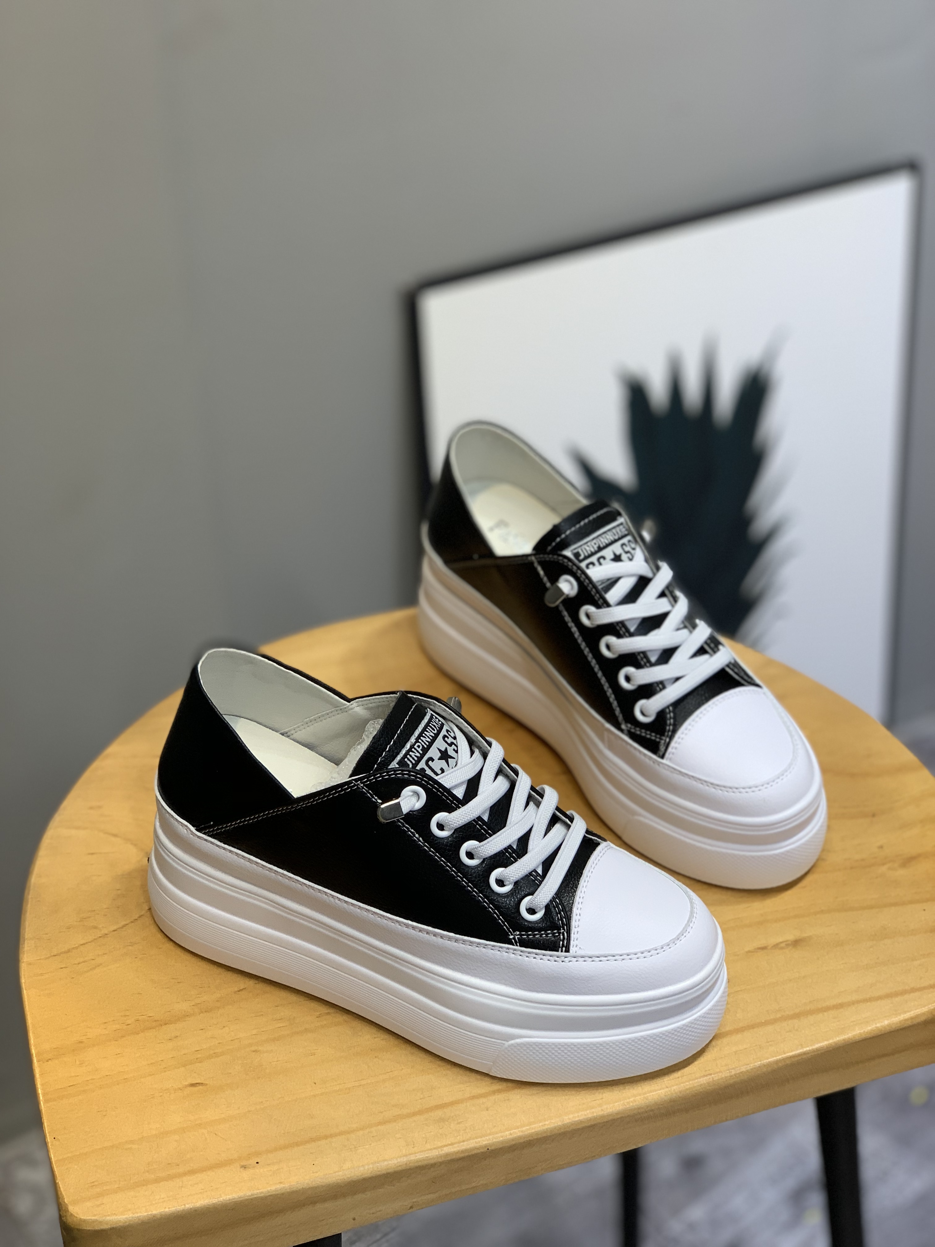 Women's Slip-On Two-Way Height-Increasing White Sneakers, 8CM Thick Sole Casual Round-Toe Autumn Sports Shoes
