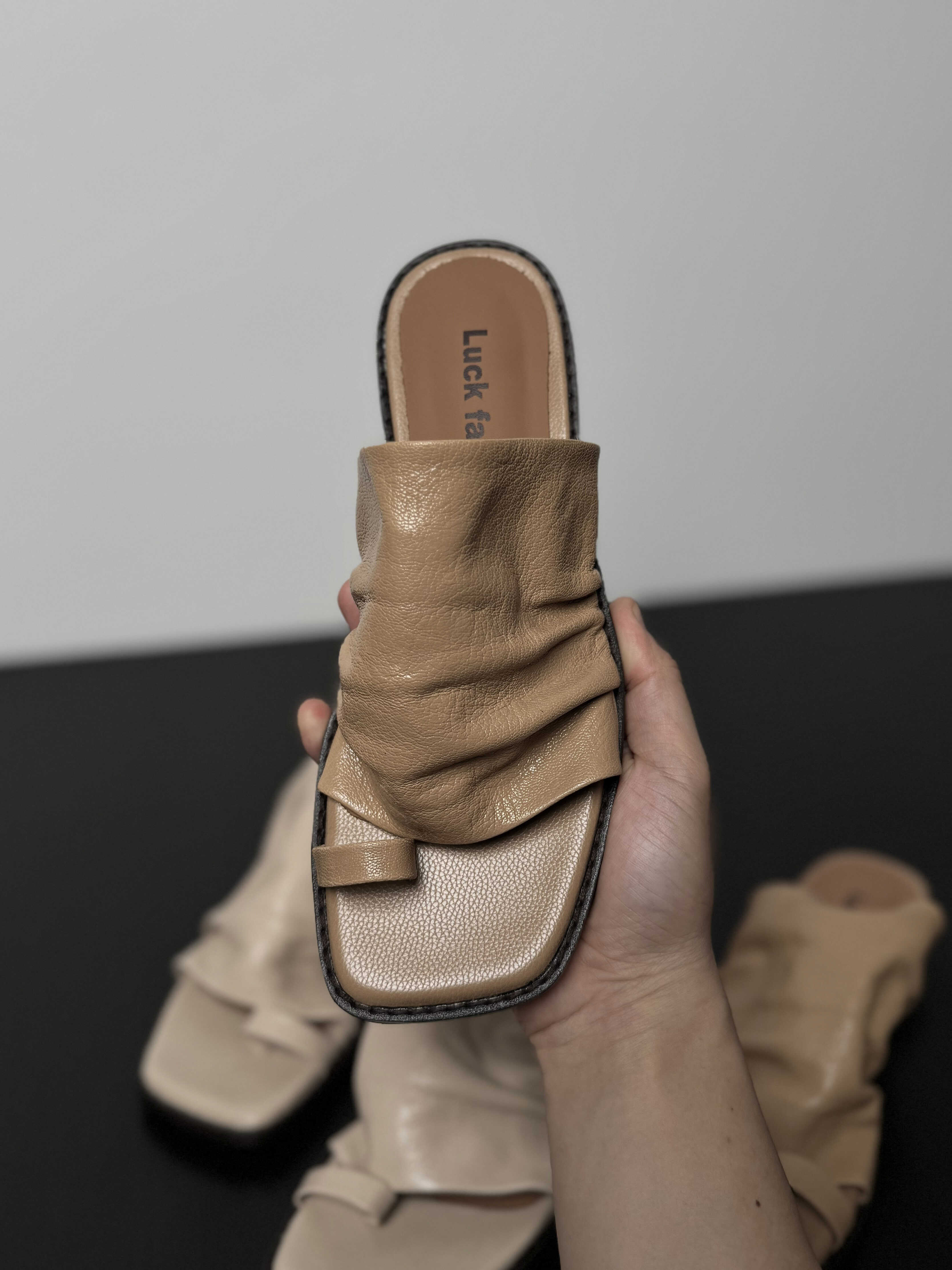 Women's Soft Lambskin Thong Sandals - Wrinkled Design, Slip-On Summer Outdoor Flat Sandals, 2024 Fashion Trend