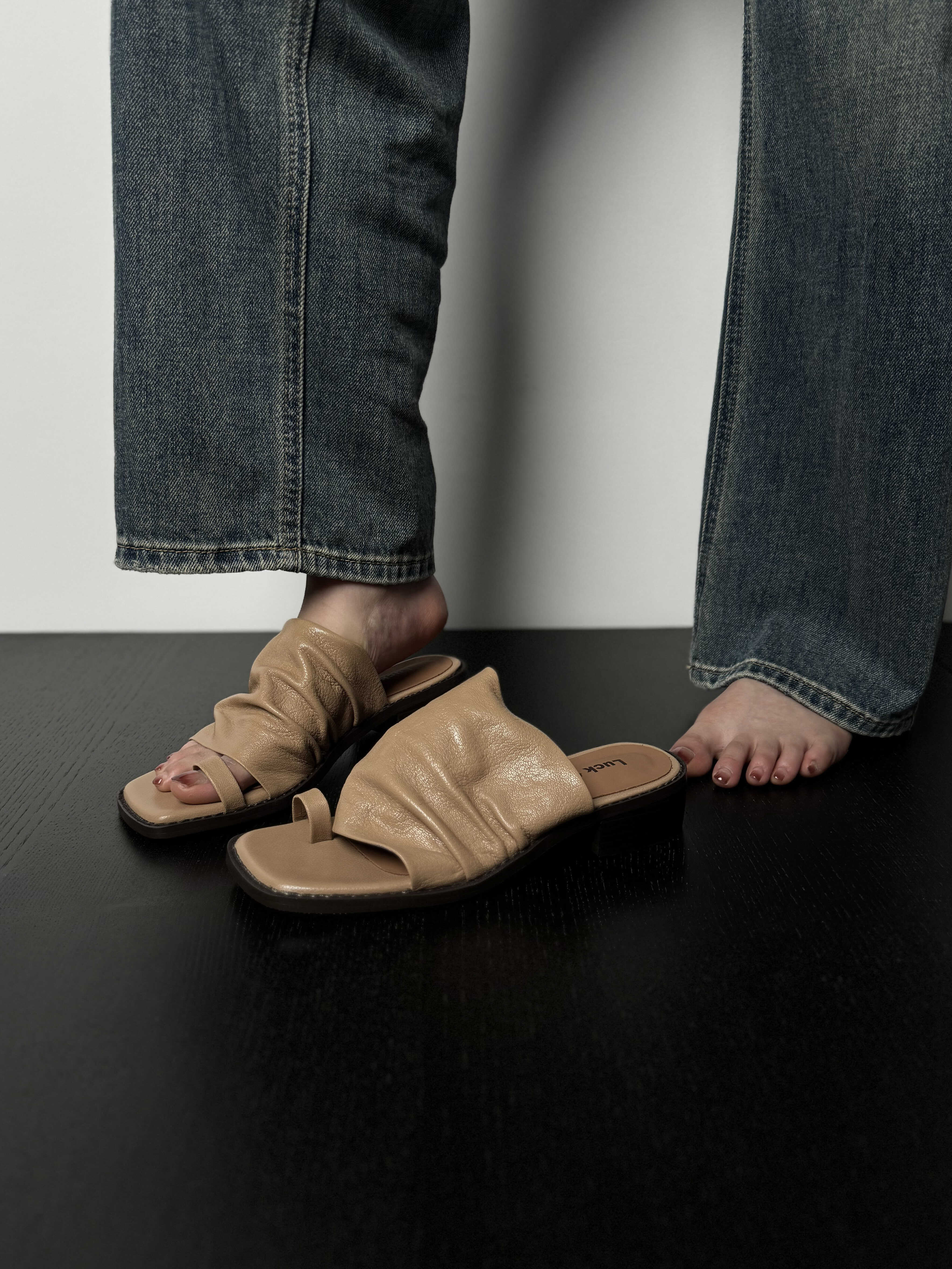 Women's Soft Lambskin Thong Sandals - Wrinkled Design, Slip-On Summer Outdoor Flat Sandals, 2024 Fashion Trend