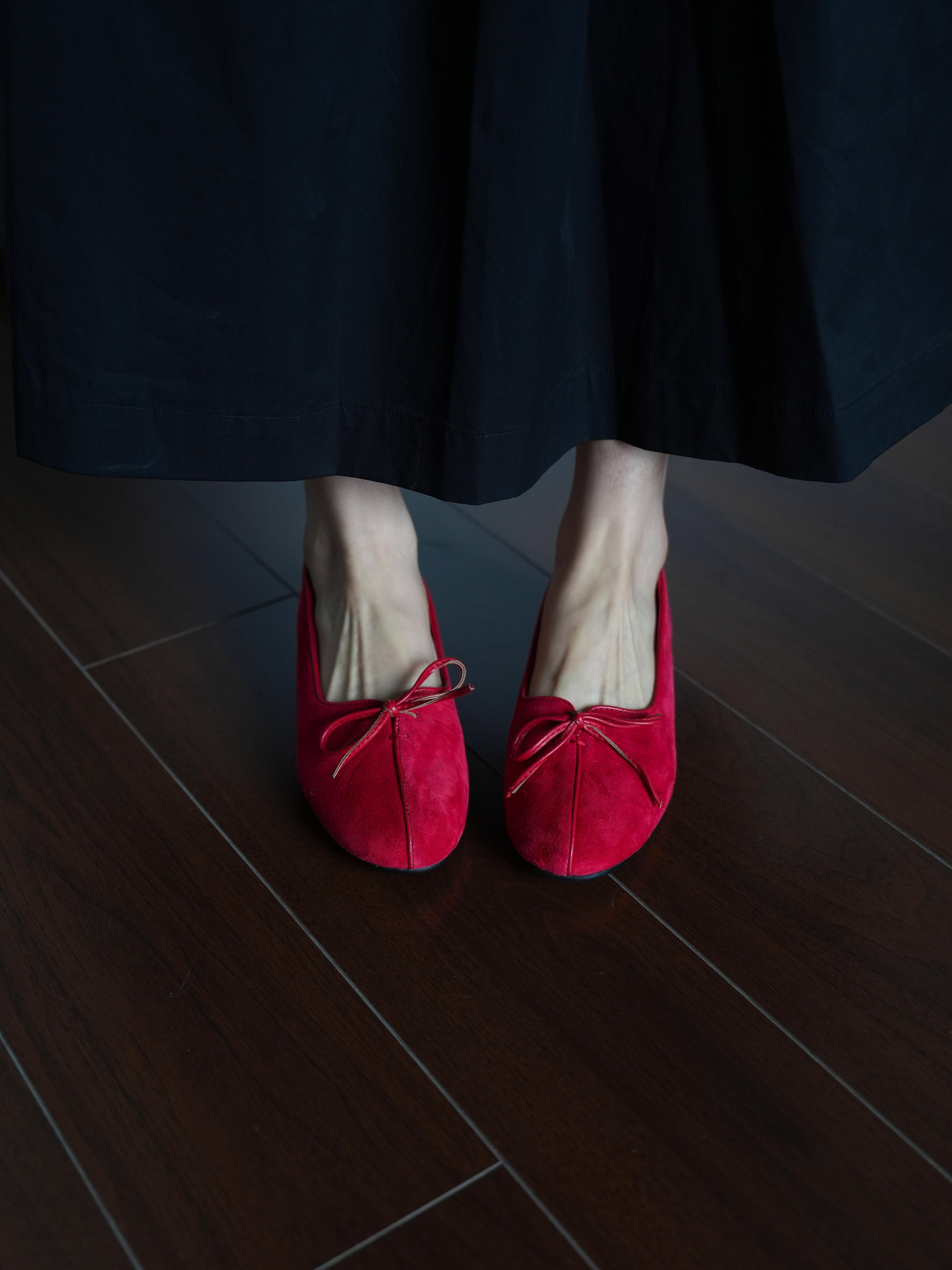 Women’s Suede Round Toe Bow Flat Shoes - Simple & Comfortable Spring Style for All Seasons