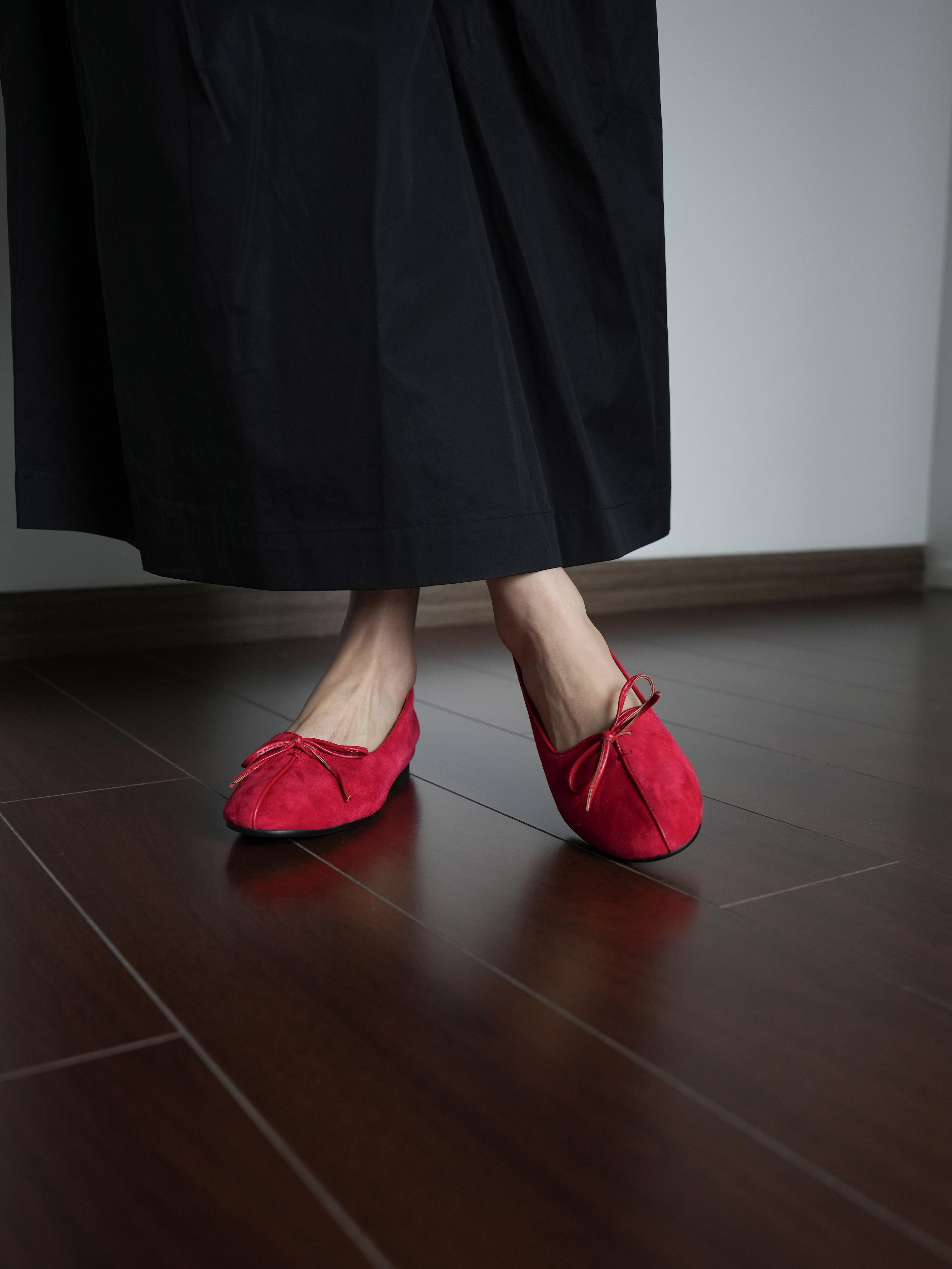 Women’s Suede Round Toe Bow Flat Shoes - Simple & Comfortable Spring Style for All Seasons