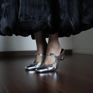 Women's Summer Open-Toe Chunky Heel Slippers - White Half-Drag Silver Sandals for Vacation Style & Casual Comfort