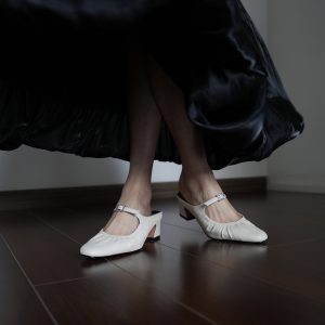 Women's Summer Open-Toe Chunky Heel Slippers - White Half-Drag Silver Sandals for Vacation Style & Casual Comfort
