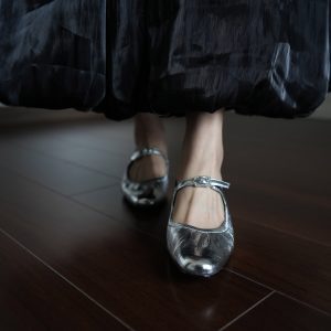 Women's Summer Open-Toe Chunky Heel Slippers - White Half-Drag Silver Sandals for Vacation Style & Casual Comfort