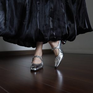 Women's Summer Open-Toe Chunky Heel Slippers - White Half-Drag Silver Sandals for Vacation Style & Casual Comfort