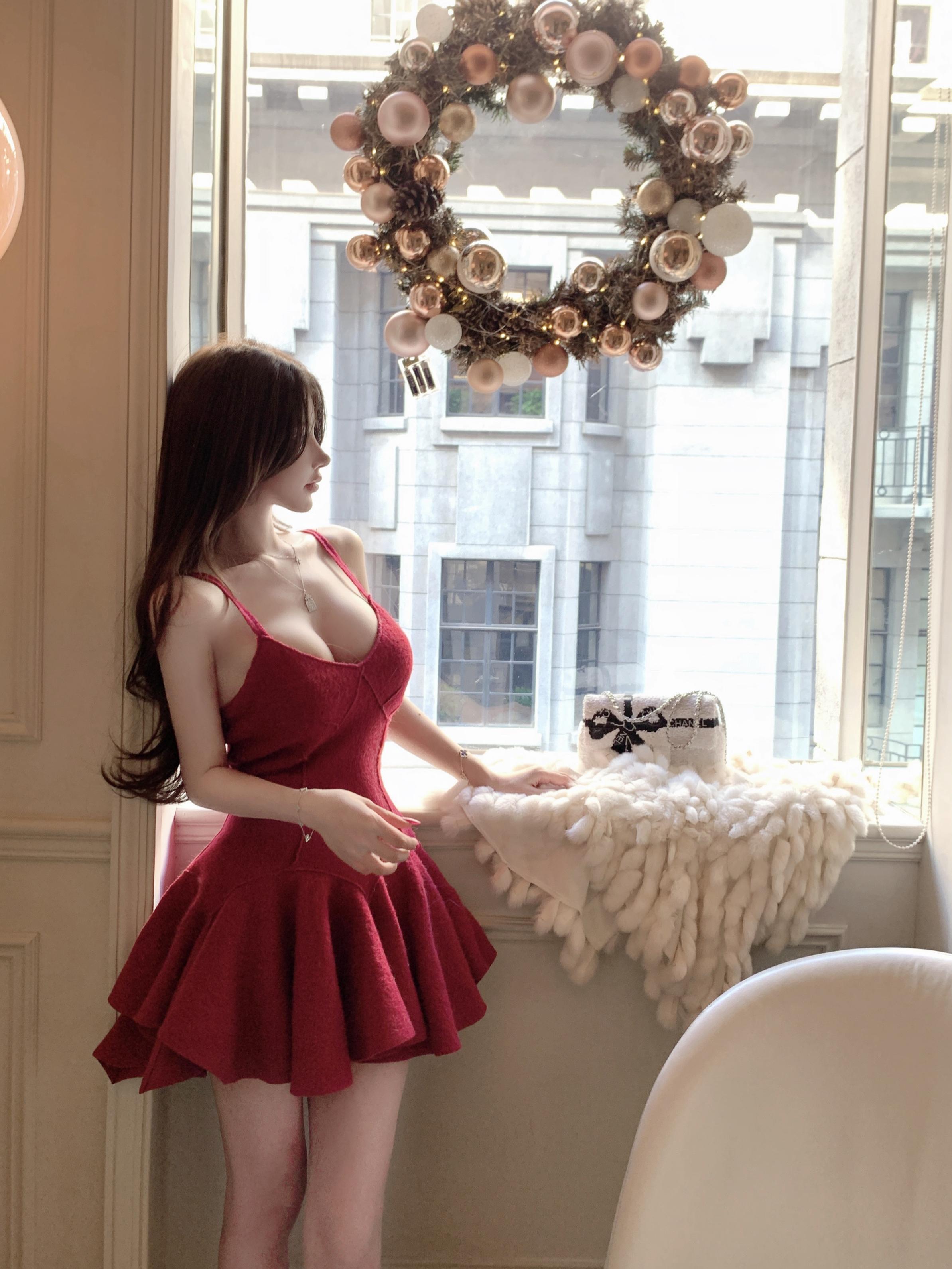 Wool Waist-Defining Irregular Flared Two-Color Camisole Dress - Elegant Y2K Style for Effortless Chic Looks