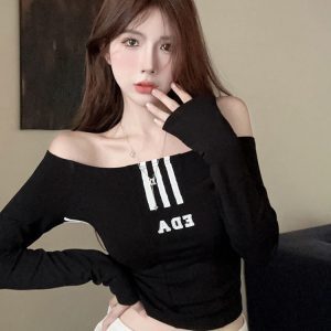 Y2K Red Crop Top for Women, K-Pop Style Fitted T-Shirt, Sweet and Spicy Jazz Dance Fashion