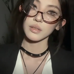 Y2K Retro Leopard Print Cat-Eye Glasses for Small Faces - Stylish European and American Design, Ideal for Makeup-Free Looks