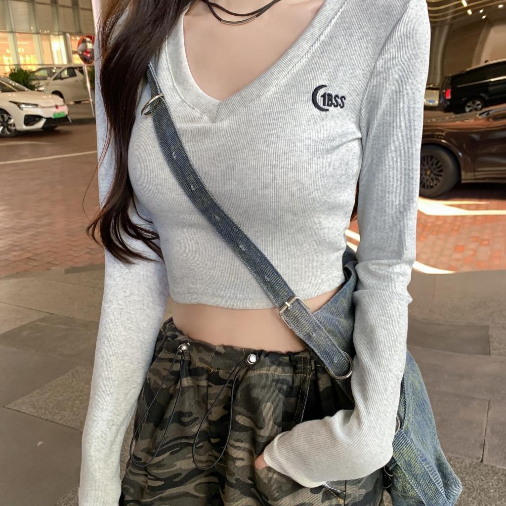 Y2K Women's V-Neck Long Sleeve Top - Spicy K-Pop Figure-Enhancing T-Shirt for Music Festivals and Jazz Dance