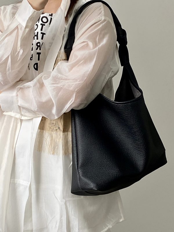2023 Women's Retro Large Capacity Tote Bag - Stylish Handheld & Shoulder Bag for Commuting and Classes
