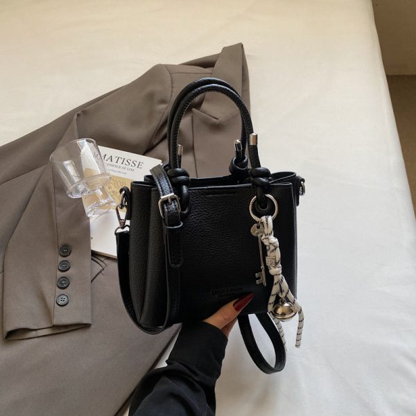 2025 High-End Korean Style Bucket Bag - Trendy Casual Shoulder & Versatile Crossbody Bag for Fashion Lovers