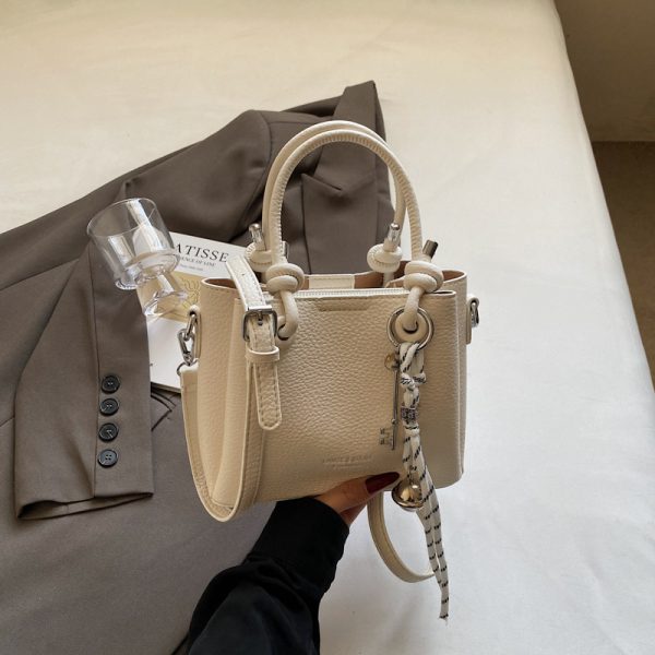 2025 High-End Korean Style Bucket Bag - Trendy Casual Shoulder & Versatile Crossbody Bag for Fashion Lovers