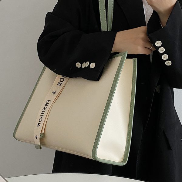 2025 Niche Shoulder Tote Bag for Women - Versatile Large Capacity Commuter Bag for College with Chic High-End Style