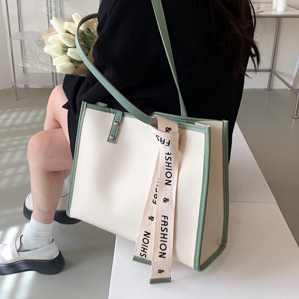 2025 Niche Shoulder Tote Bag for Women - Versatile Large Capacity Commuter Bag for College with Chic High-End Style