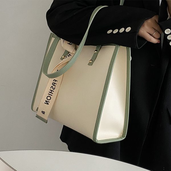 2025 Niche Shoulder Tote Bag for Women - Versatile Large Capacity Commuter Bag for College with Chic High-End Style