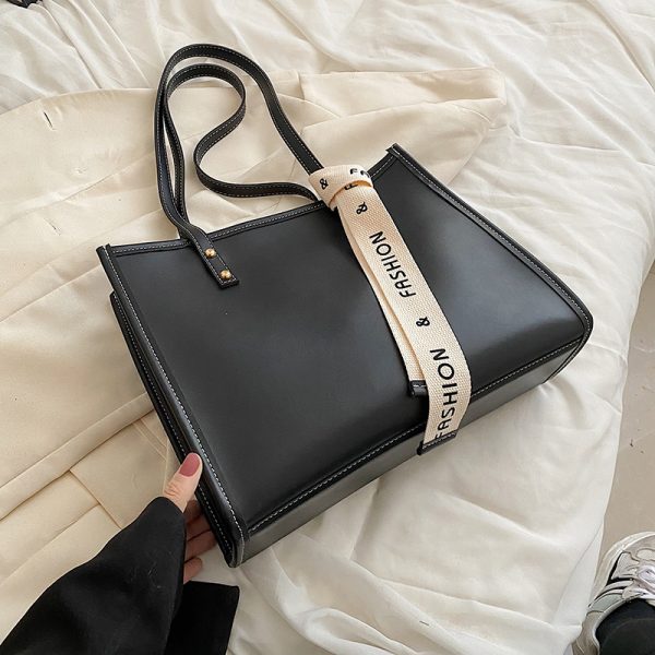 2025 Niche Shoulder Tote Bag for Women - Versatile Large Capacity Commuter Bag for College with Chic High-End Style