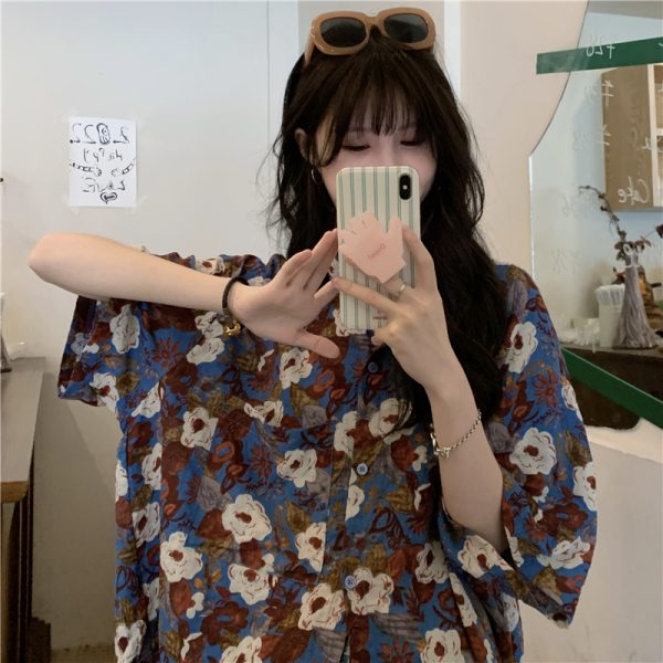 2025 Retro Hong Kong Style Loose Floral Short Sleeve Shirt for Women - Hawaiian Vacation Beach Wear