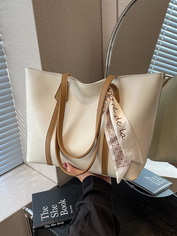 2025 Spring/Summer Women's Minimalist Large Capacity Bucket Bag - Versatile Casual Shoulder Bag for Commuters, Niche Fashion Style
