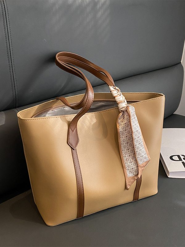 2025 Spring/Summer Women's Minimalist Large Capacity Bucket Bag - Versatile Casual Shoulder Bag for Commuters, Niche Fashion Style