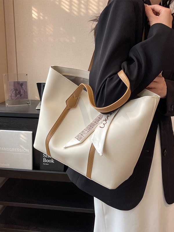 2025 Spring/Summer Women's Minimalist Large Capacity Bucket Bag - Versatile Casual Shoulder Bag for Commuters, Niche Fashion Style