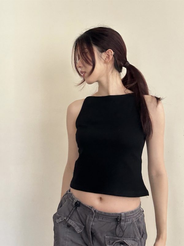 2025 Summer Sexy Vintage American Minimalist Solid Black Sleeveless Tank Top with Thin Straps - Y2K Style
