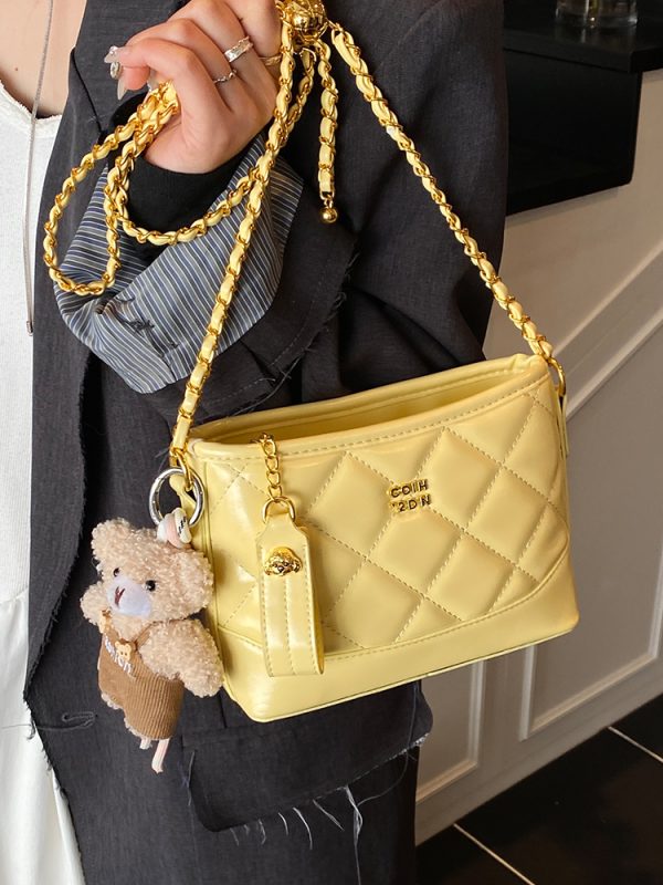 2025 Summer Women's Diamond-Patterned Bucket Bag, Chic Small Chain Crossbody, Fashionable and Versatile Style