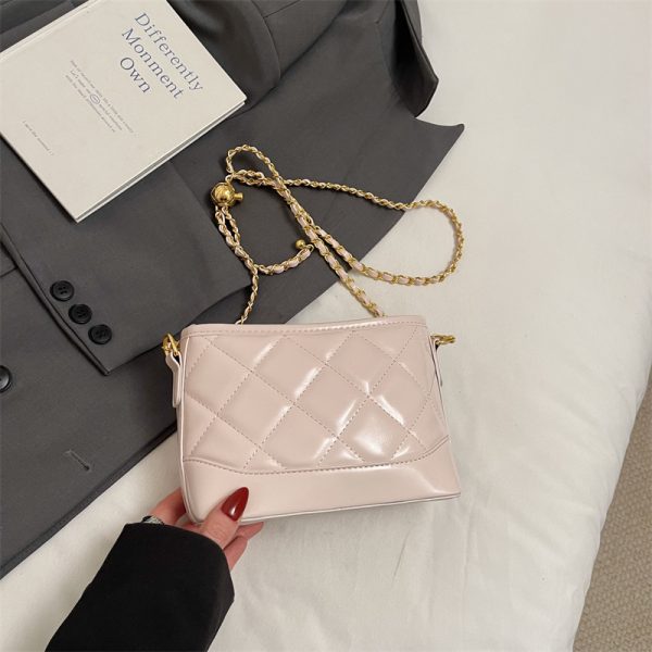 2025 Summer Women's Diamond-Patterned Bucket Bag, Chic Small Chain Crossbody, Fashionable and Versatile Style