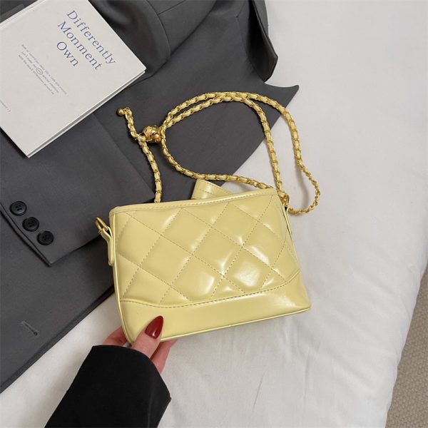 2025 Summer Women's Diamond-Patterned Bucket Bag, Chic Small Chain Crossbody, Fashionable and Versatile Style