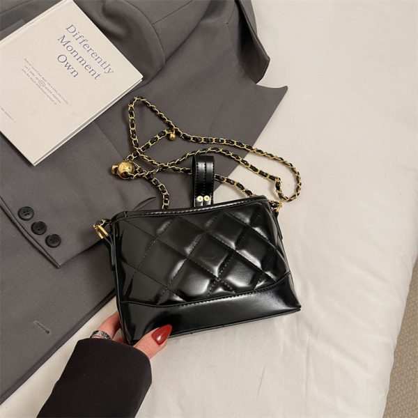 2025 Summer Women's Diamond-Patterned Bucket Bag, Chic Small Chain Crossbody, Fashionable and Versatile Style