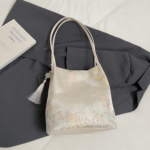 2025 Trendy Chinese-Style Women's Large Capacity Bucket Bag - Fashionable Commuting Shoulder Bag