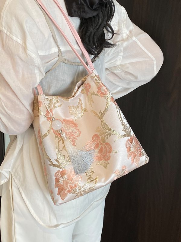 2025 Trendy Chinese-Style Women's Large Capacity Bucket Bag - Fashionable Commuting Shoulder Bag