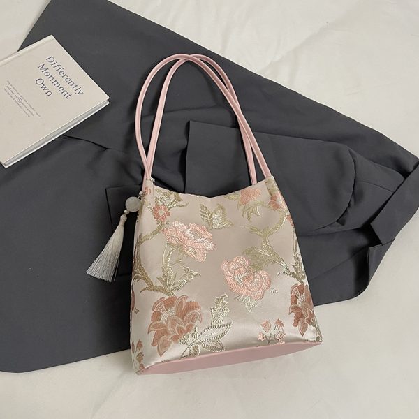 2025 Trendy Chinese-Style Women's Large Capacity Bucket Bag - Fashionable Commuting Shoulder Bag