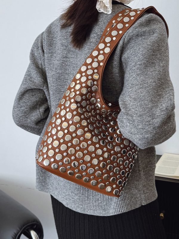 2025 Winter Trendy Underarm Bucket Bag - High-End Versatile Shoulder Bag for Office Commuting and Everyday Style