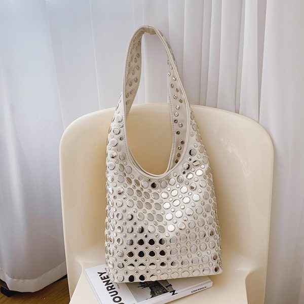 2025 Winter Trendy Underarm Bucket Bag - High-End Versatile Shoulder Bag for Office Commuting and Everyday Style