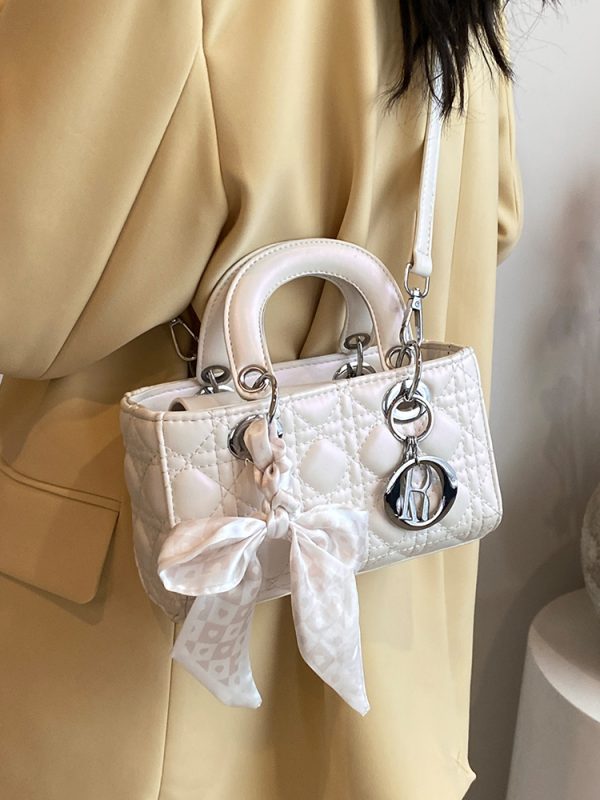 2025 Winter Women's High-End Diamond Quilted Crossbody Handbag, Small Chanel-Style Shoulder Bag, Versatile Fashion Accessory
