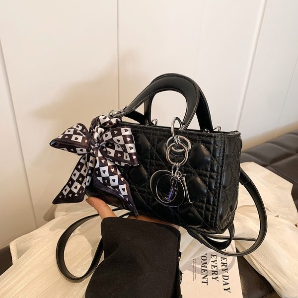 2025 Winter Women's High-End Diamond Quilted Crossbody Handbag, Small Chanel-Style Shoulder Bag, Versatile Fashion Accessory