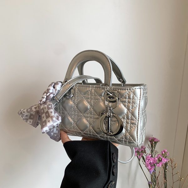 2025 Winter Women's High-End Diamond Quilted Crossbody Handbag, Small Chanel-Style Shoulder Bag, Versatile Fashion Accessory