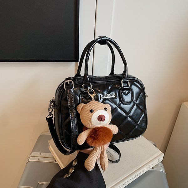 2025 Winter Women's Minimalist Diamond-Patterned Handheld Travel Bag, Chic Shoulder Bag, High-End Underarm Style