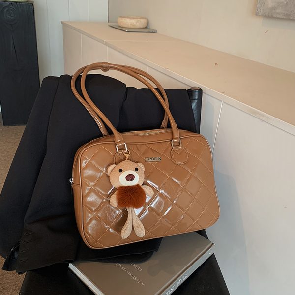 2025 Winter Women's Minimalist Diamond-Patterned Handheld Travel Bag, Chic Shoulder Bag, High-End Underarm Style