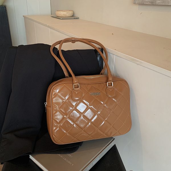 2025 Winter Women's Minimalist Diamond-Patterned Handheld Travel Bag, Chic Shoulder Bag, High-End Underarm Style